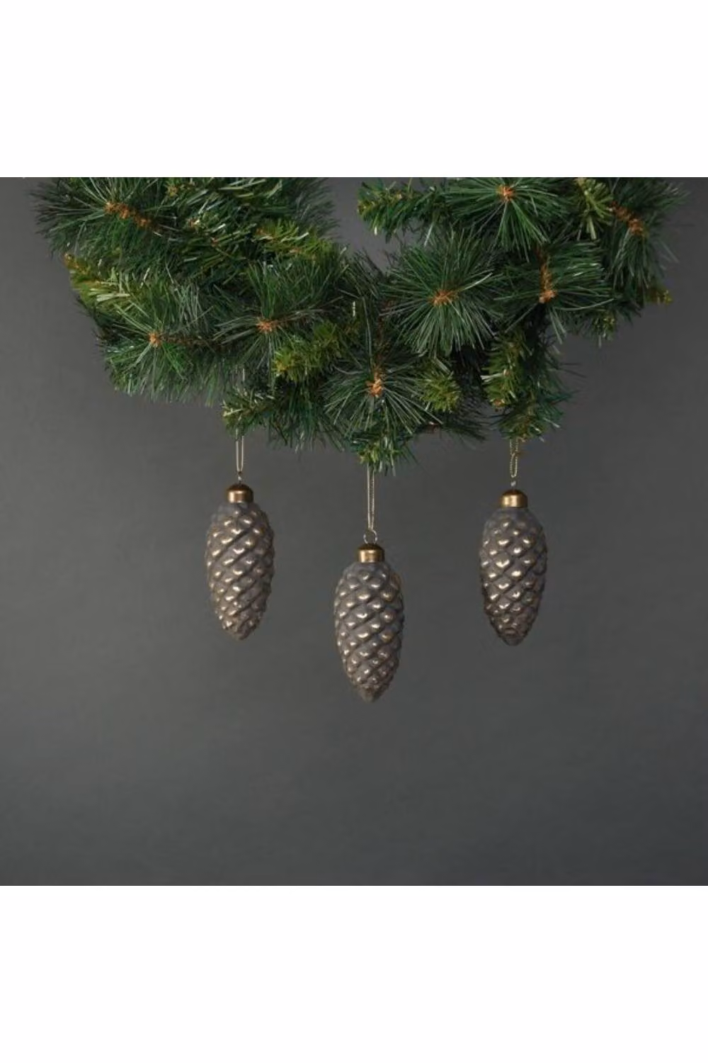 KDMD Luna Glass Pine Cone Bauble Set of 4 in Grey, Gold and Silver – 2