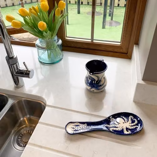 Verano Spanish Ceramics Blue and White Hand Painted Octopus Ceramic Utensil Spoon Rest, Length: 28 cm – 8