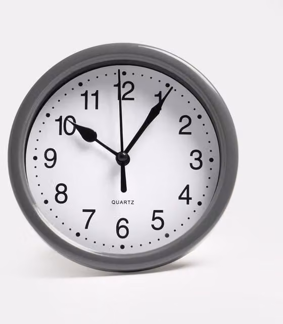 OHS Basic Round Analogue Wall Clock in Grey