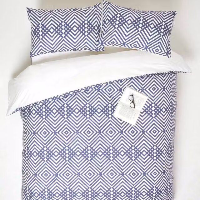 Homescapes Single Geometric Printed Cotton Percale Duvet Cover Set with Pillowcase in Blue and White