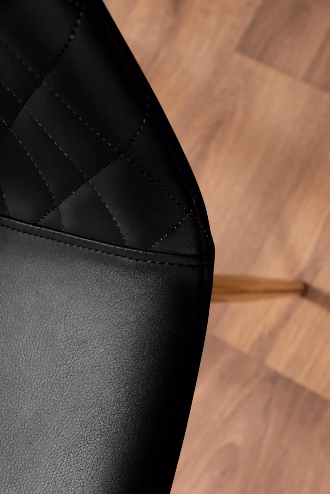 FurnitureboxUK Novara Round Tempered Glass Dining Table with Gold Legs and 4 Black Corona Faux Leather Chairs, Diameter: 100 cm – 6