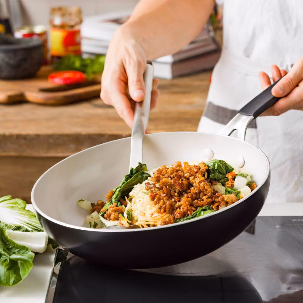KitchenAid Matt Black Aluminium Wok with Ceramic Coating, 28 cm – 6