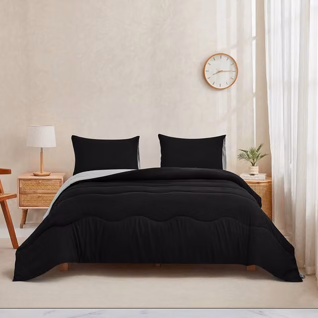 Ezysleep 10.5 Tog Reversible Hollow Fibre Coverless Duvet Set with Pillowcase in Black