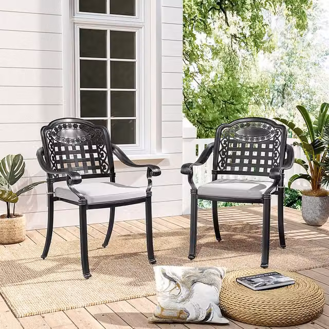 Livingandhome 2-Piece Metal Garden Armchair Set with Cushions in Black