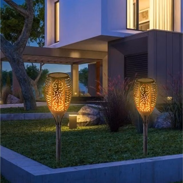 Livingandhome 2x Flickering Solar Torch Flame LED Lights in Black