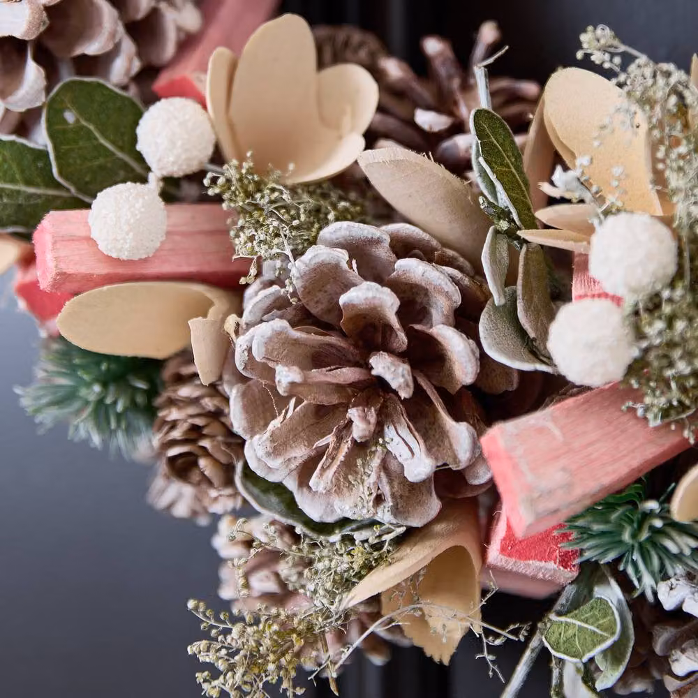 Dibor Pastel Pink and White Driftwood Christmas Wreath with Deer Hanger, Diameter: 33 cm – 3