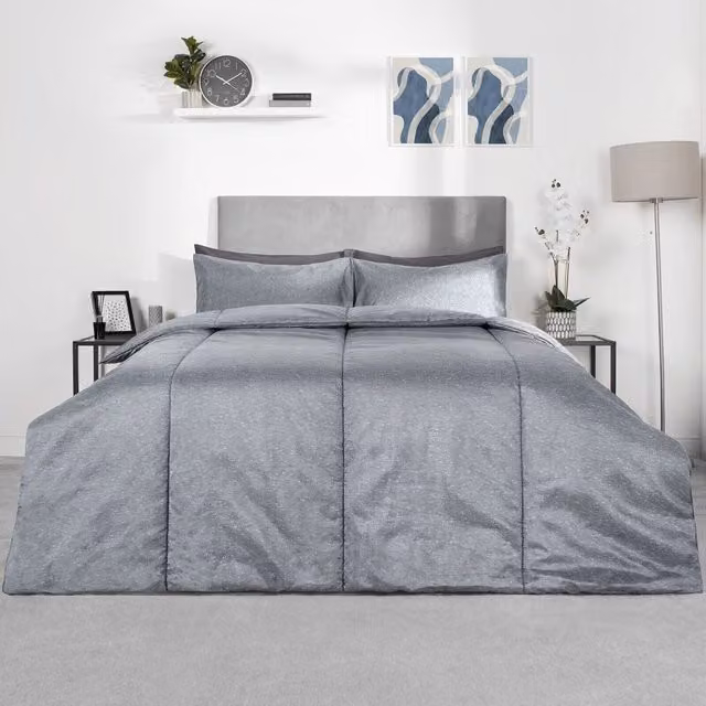 OHS White 10.5 Tog Hollow Fibre Duvet and Pillowcase Set