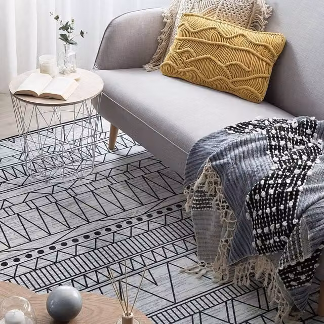 Wyld and Coco Black and Grey Geometric Polyester Rug, W: 140 cm, D: 200 cm – 1