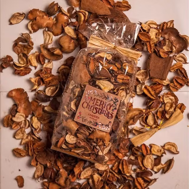 Marco Paul Christmas Scented Gardenia Floral Tabletop Potpourri in Brown