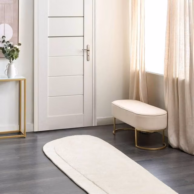Wyld and Coco Hand-Tufted Oval Rug in Beige, Viscose and Wool, W: 80 cm, L: 250 cm