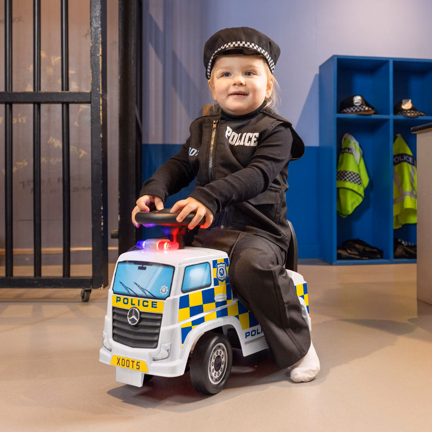 Xootz Mercedes Police Ride On Car with Light and Sound, White – 2