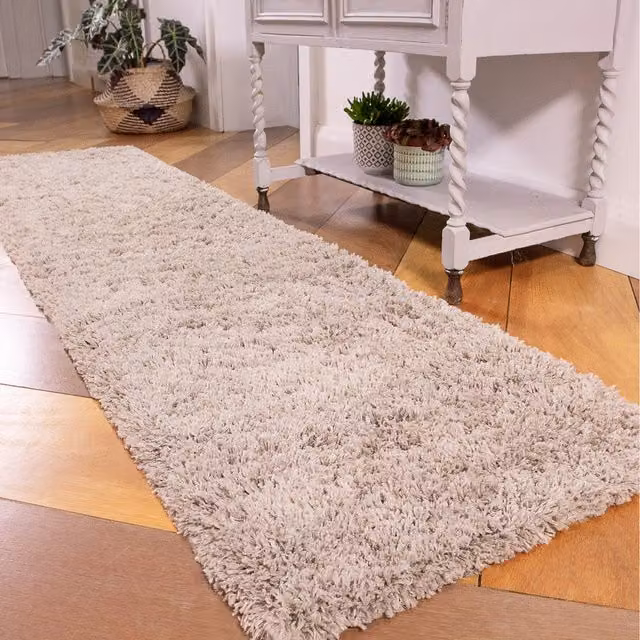 The Rug House Super Soft Shaggy Pile Living Area Rug in Beige, W: 240 cm, D: 60 cm
