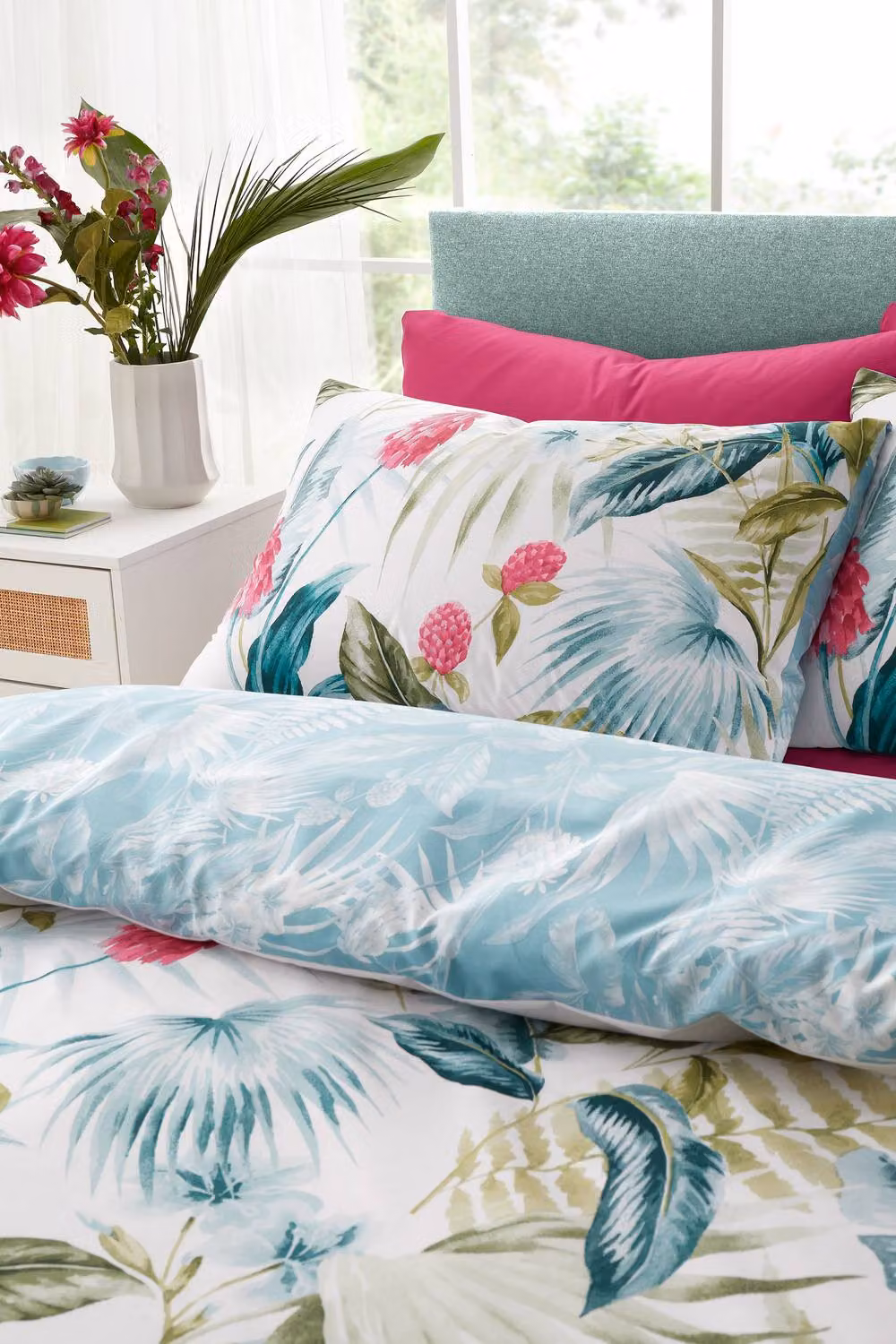 Catherine Lansfield Aruba Tropical Floral Reversible Duvet Cover Set, Multicolour, 180 x 200 cm – 2