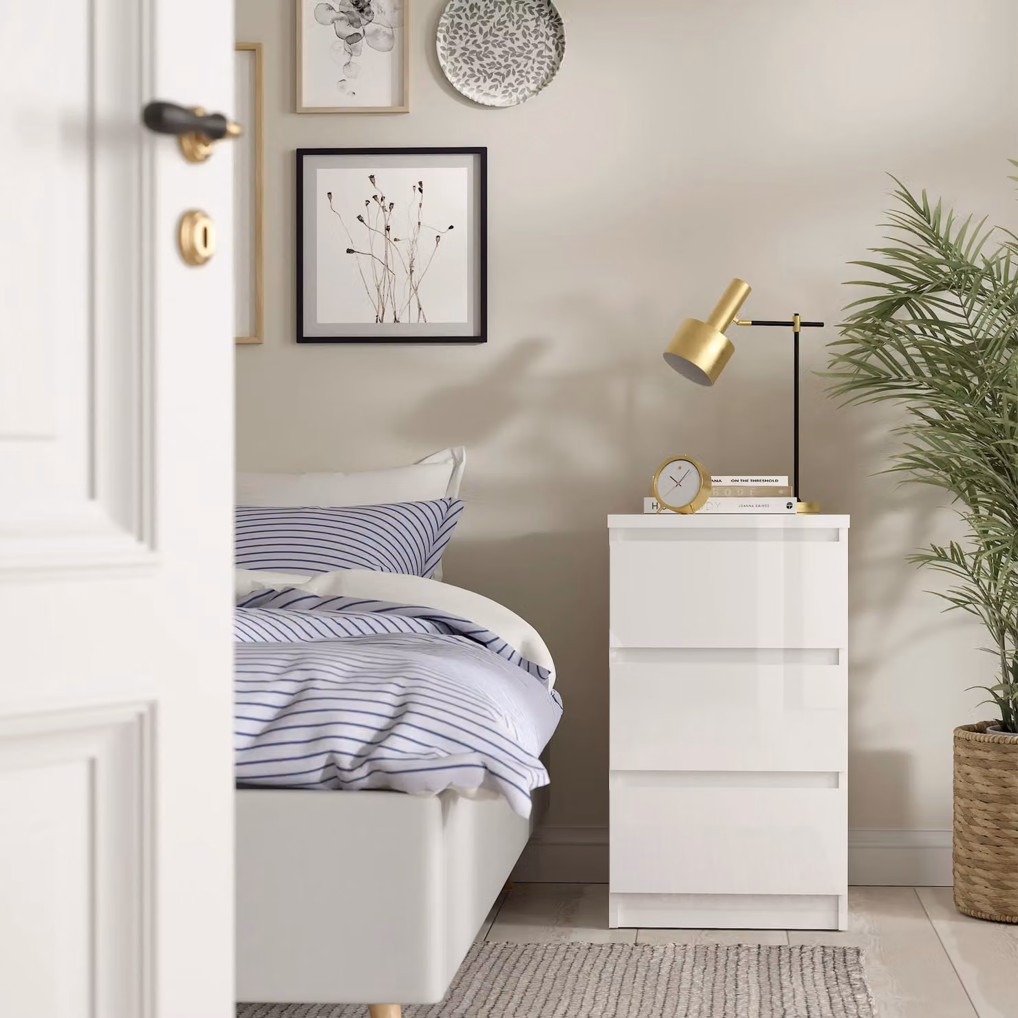 Furniture To Go Naia 3 Drawer Bedside Cabinet in White – 2