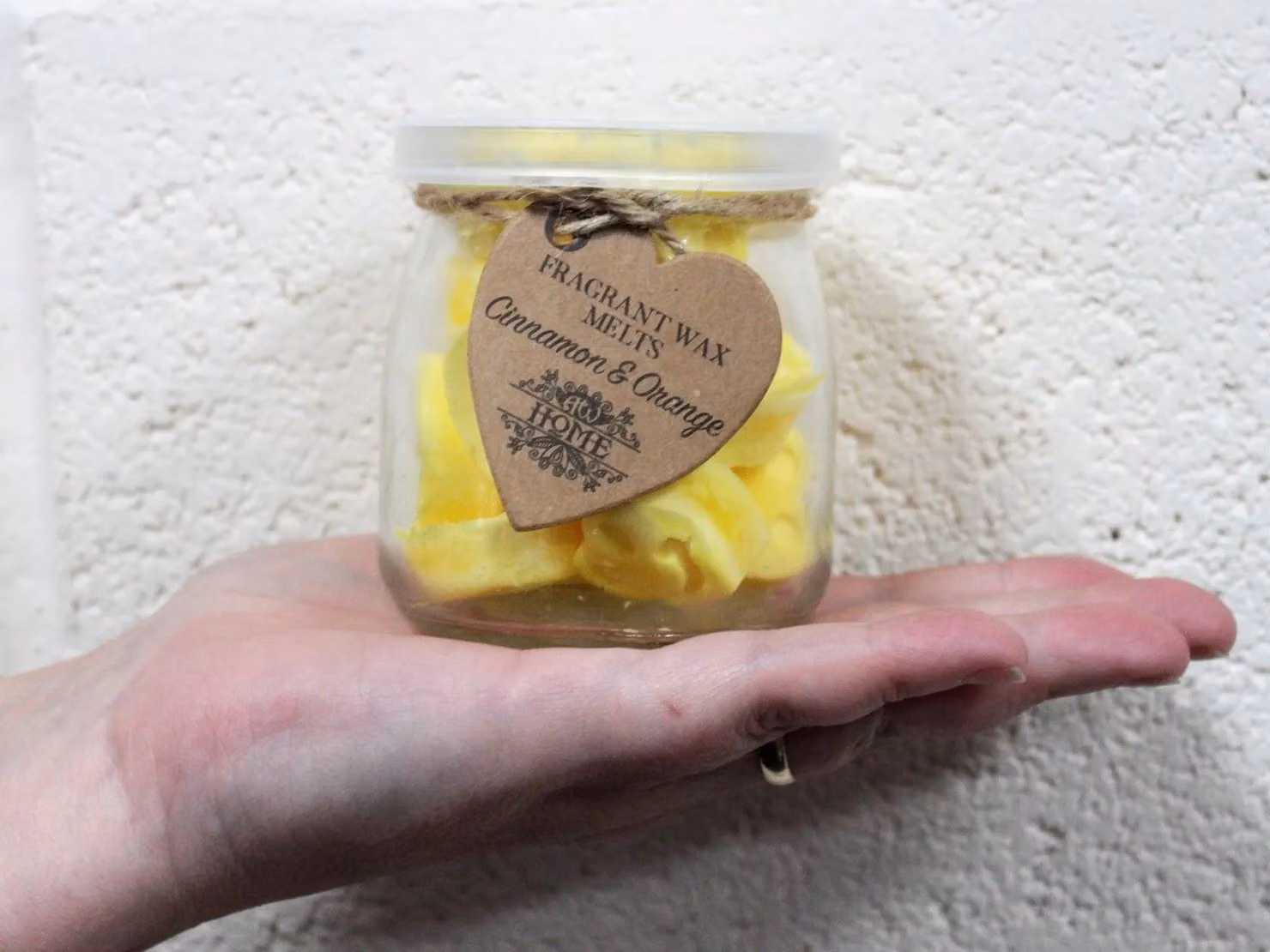 KDMD Cinnamon and Orange Soy Wax Melts in a Yellow Glass Jar – 3