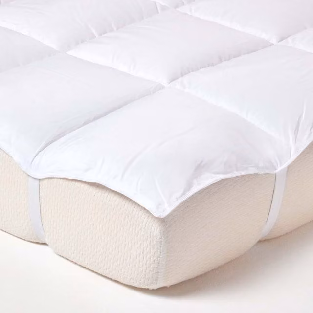 Homescapes White Microfibre Mattress Topper, W: 200 cm x D: 200 cm