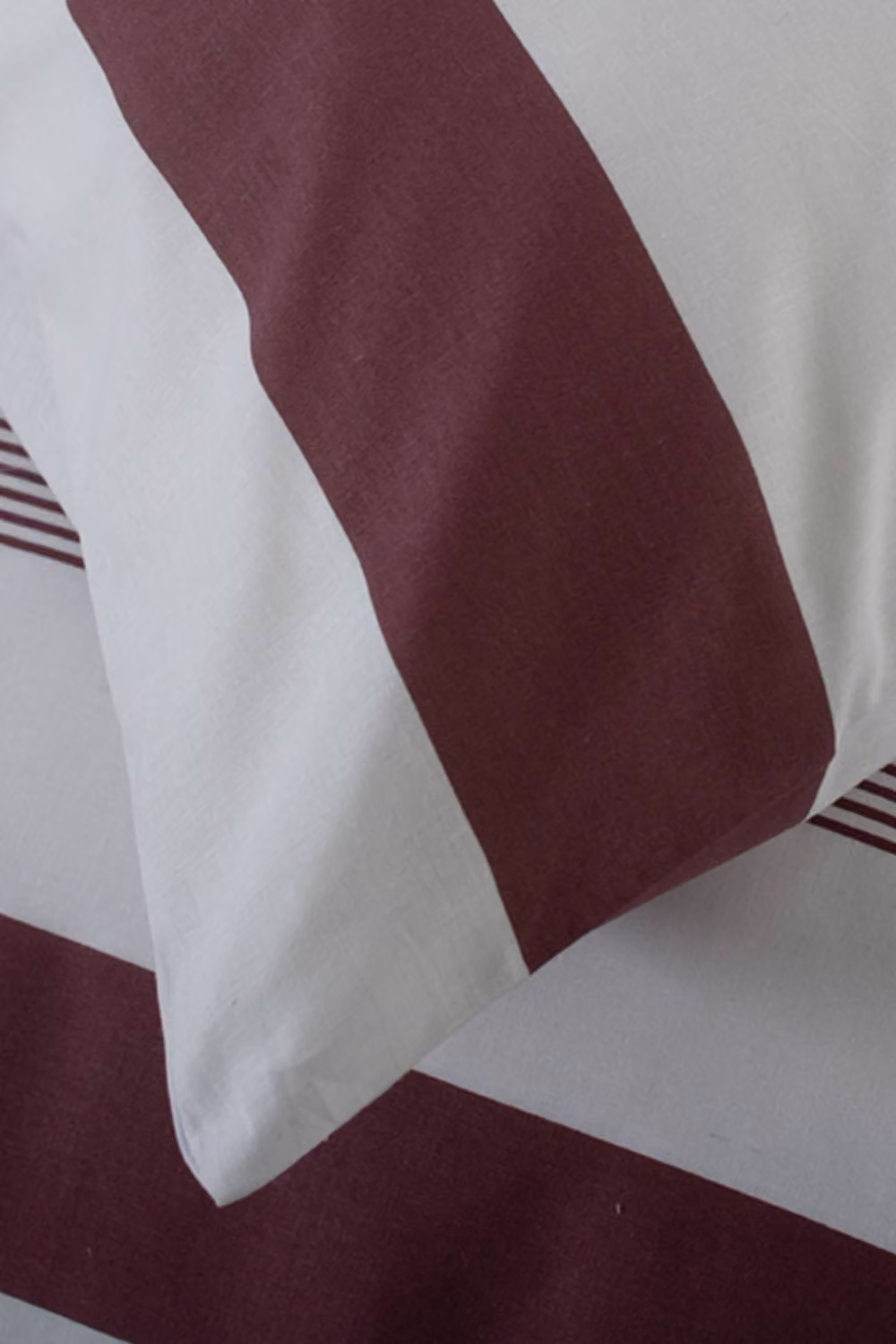The Lyndon Company Next Level Striped Cotton Duvet Cover Set in Red, W: 180 cm x H: 200 cm – 4