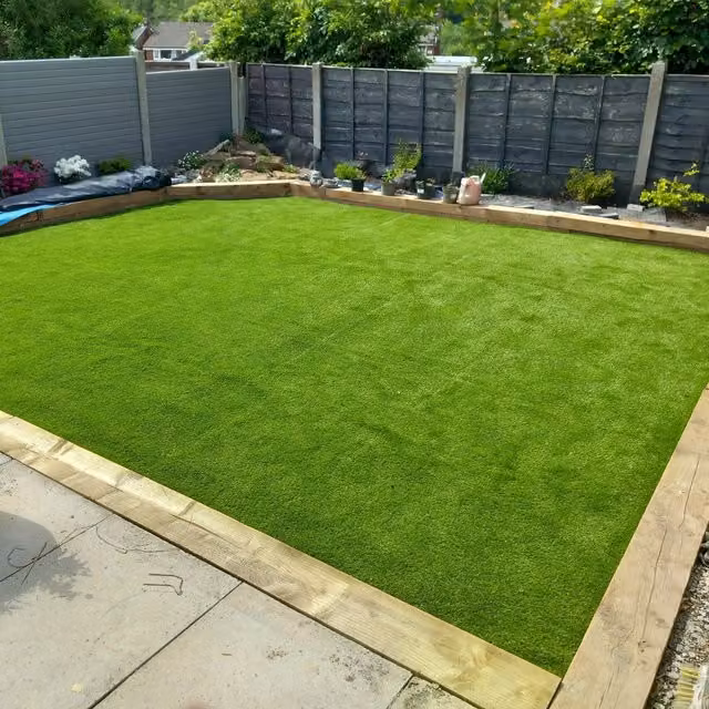 Grass Warehouse Zeus Pro 32mm Artificial Grass in Green and Brown