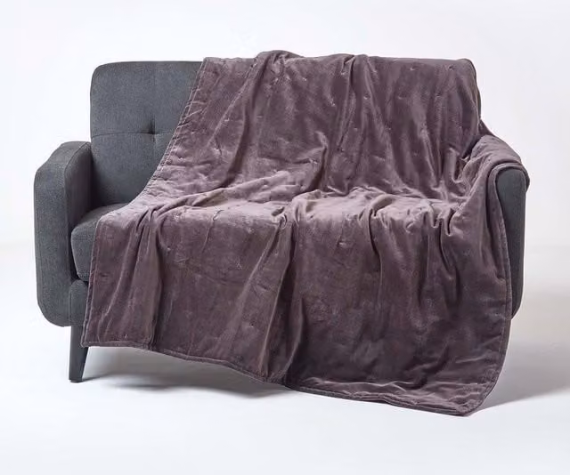 Homescapes Velvet Quilted Cotton Throw in Grey, W: 125 cm, D: 150 cm – 1