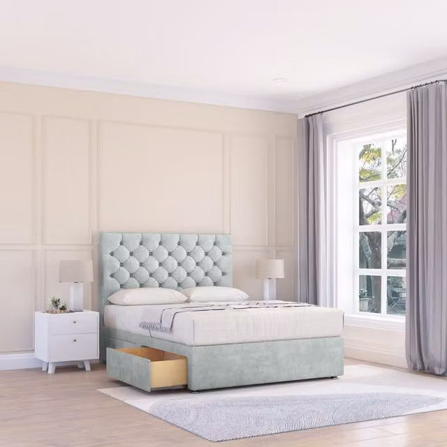 Sloomy Mayfair Double Divan Bed Base with 4 Drawers and Chesterfield Floor Standing Headboard in Silver Fabric, W/D/H: 140 x 200 cm
