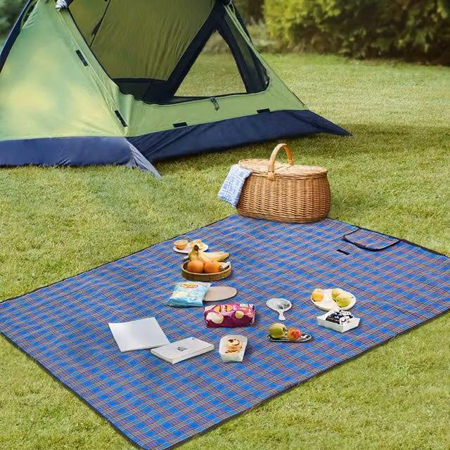 Livingandhome Blue Checked Rectangular Picnic and Beach Blanket with Carry Handle
