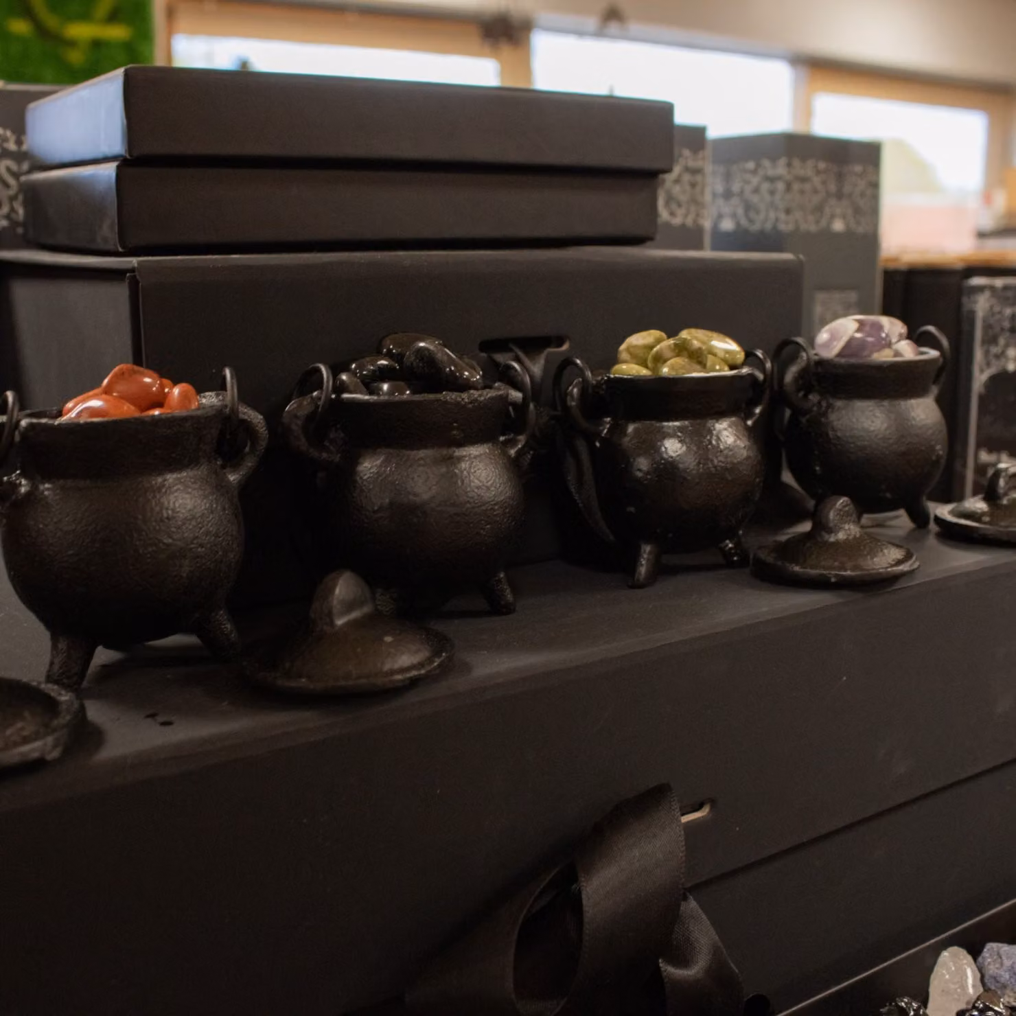 KDMK Set of 4 Extra Small Cast Iron Incense Cauldrons, Black, W: 5 cm, D: 7 cm – 2