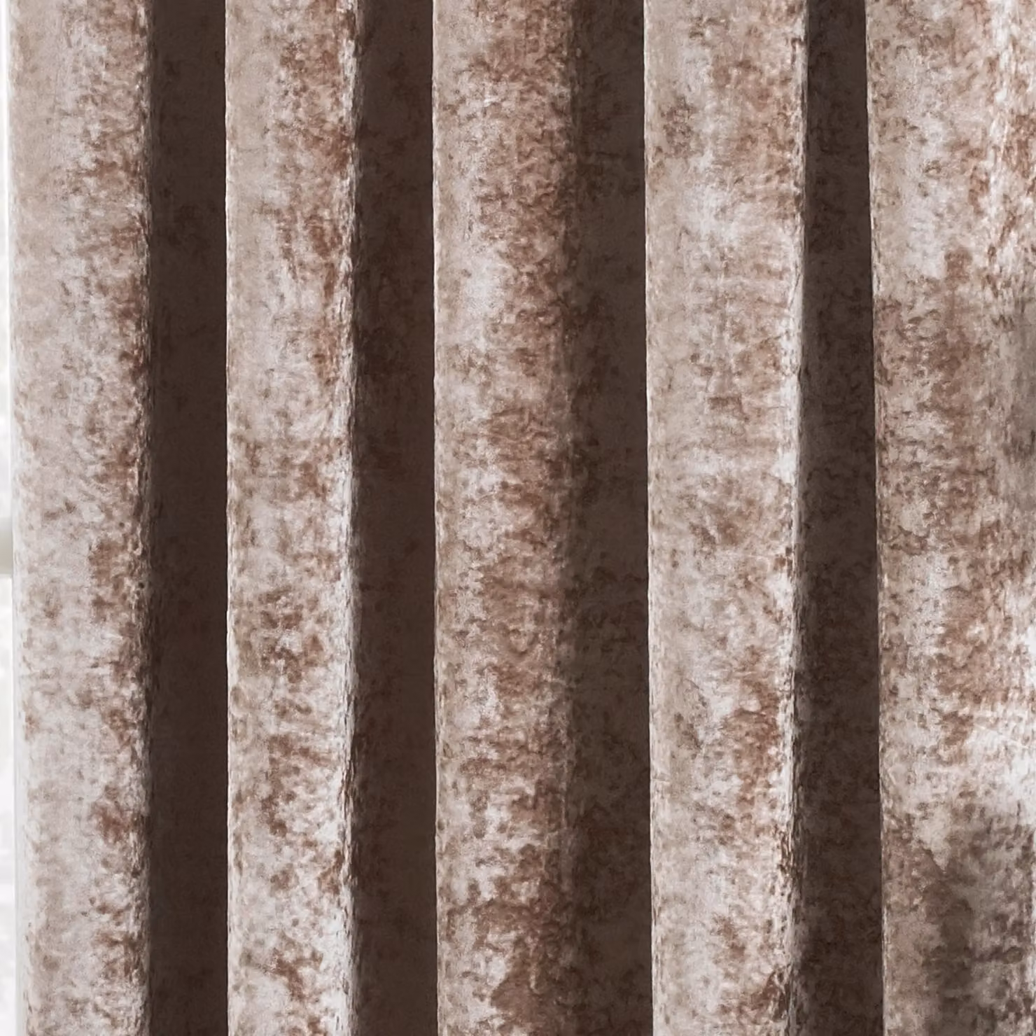 Paoletti Verona White Crushed Velvet Eyelet Curtains, W: 168 cm, H: 137 cm – 4