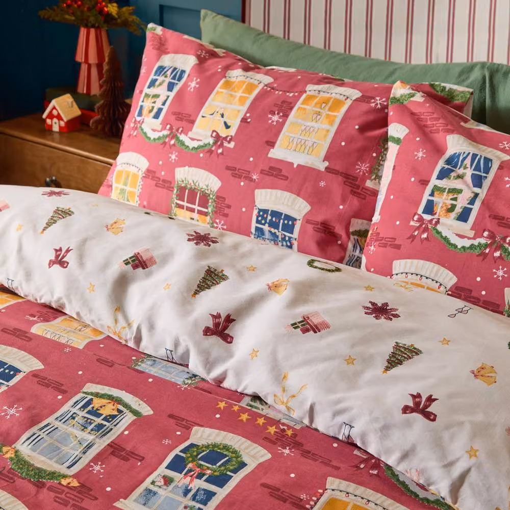 Furn Christmas Eve Reversible Duvet Cover Set in Red, W: 140 cm, H: 200 cm – 2