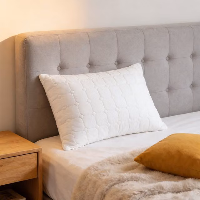 Livingandhome Plain White Polyester Pillowcase