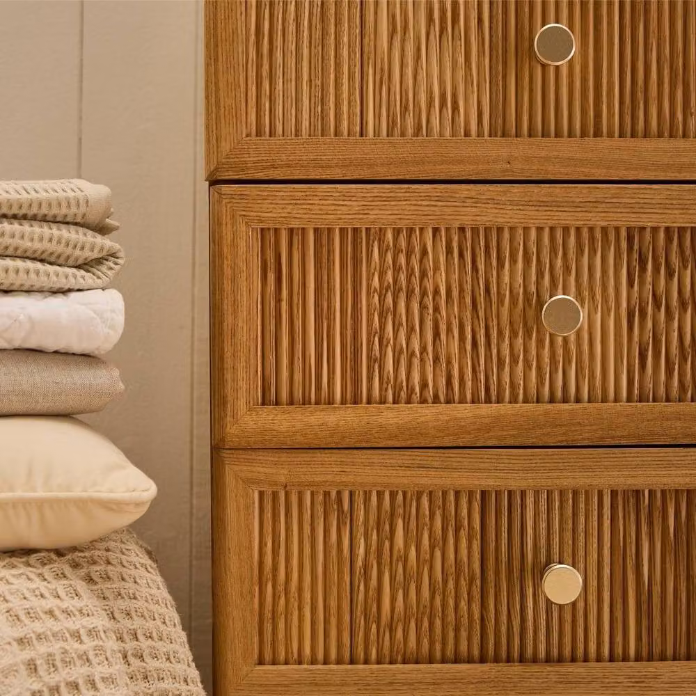 CALICOSY 5-Drawer Chest with Slatted Fronts in Light Brown – 3