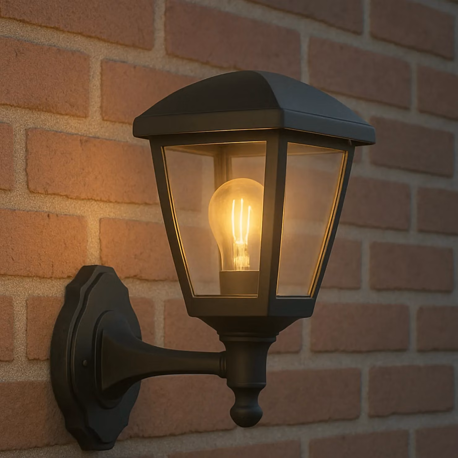 CGC Lighting Black Classic Outdoor Wall Lantern with Transparent Polycarbonate Diffuser, IP44 Weatherproof, E27 Mains Power – 3