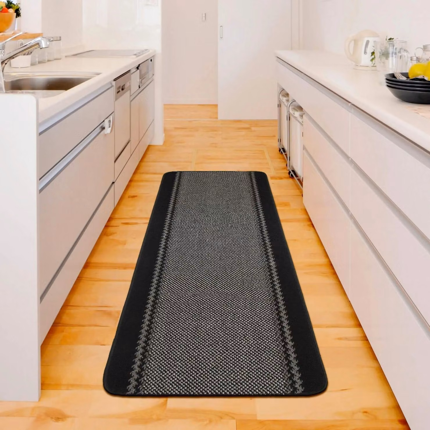 THE RUGS Machine Washable Non-Slip Modern Bordered Area Rug, W/D: 180 x 67 cm, Black, Beige or Green – 4