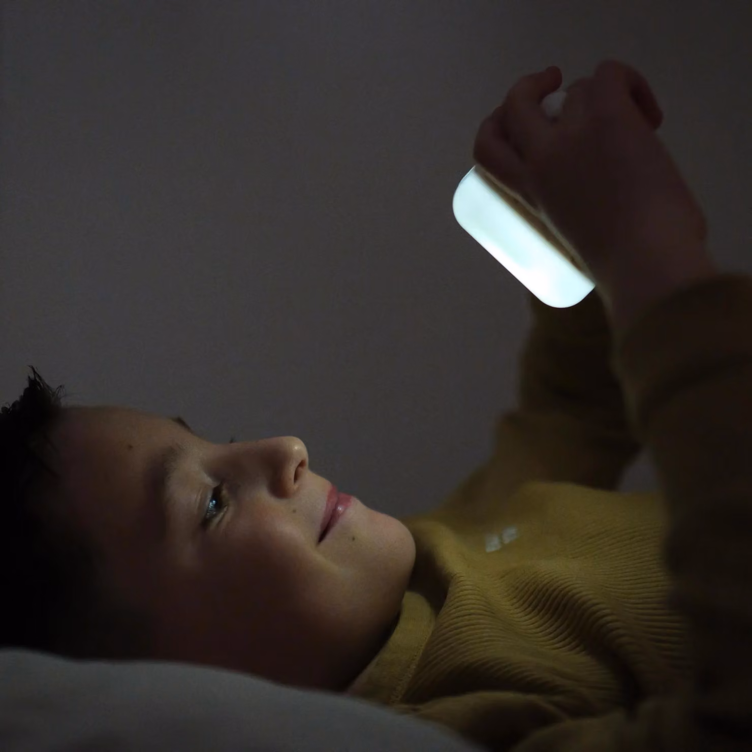 Cloud B Cube B Rechargeable Night Light and Reading Lamp in Green – 4