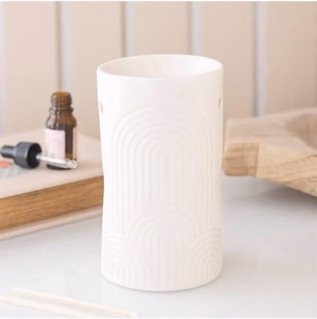 KDMD Embossed Arch Ceramic Oil Burner and Wax Warmer in White and Beige