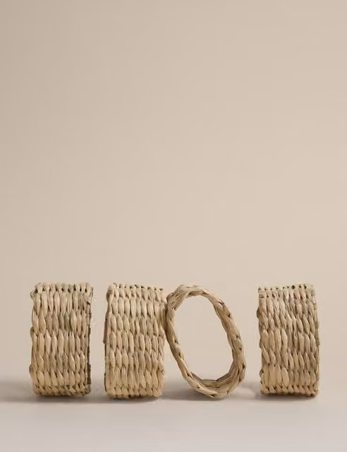 M&S Set of 4 Natural Seagrass Oval Napkin Rings in Beige