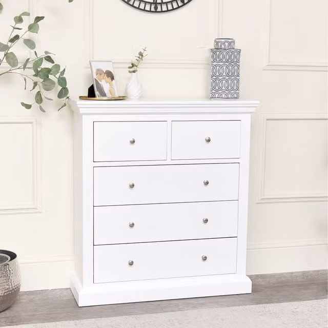 Melody Maison Tall Slim Chest of Drawers in White Lacquered Wood with Silver Details