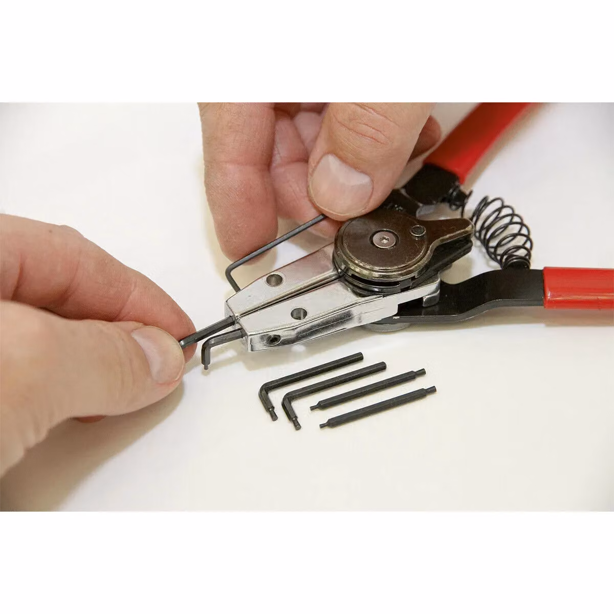 Loops Quick Change Internal and External Circlip Pliers with Interchangeable Tips in Red and Multicolour Chrome Vanadium Steel – 3