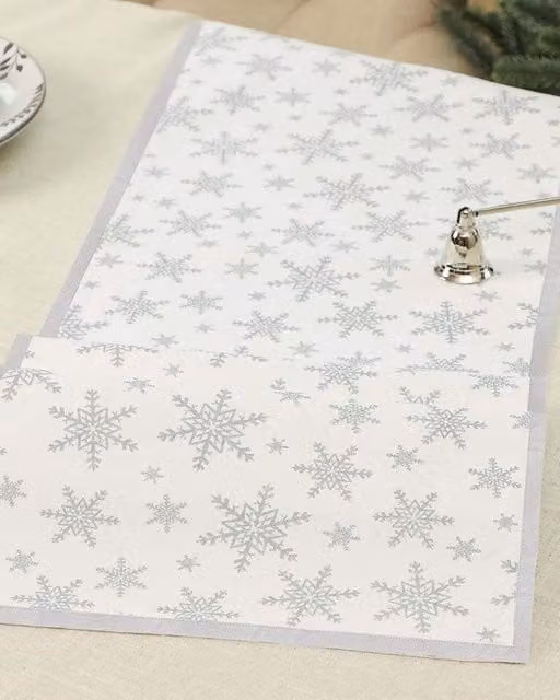Dibor White Snowflake Cotton Table Runner with Stars, Length: 220 cm