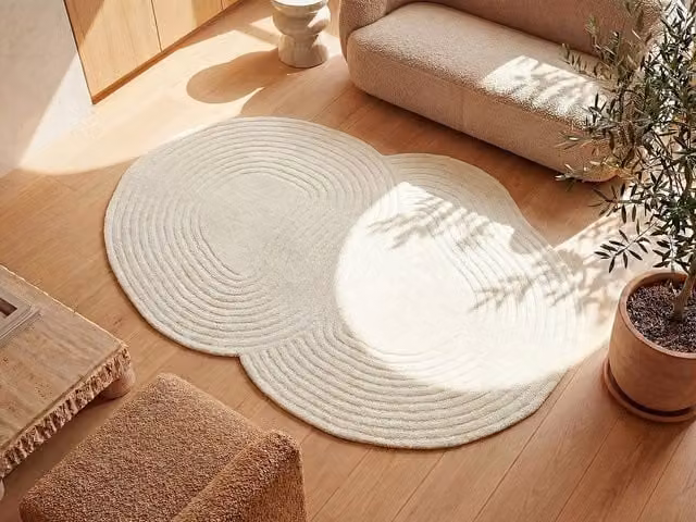 Vente-unique Hand-Tufted 100% Wool Abstract Organic Rug in White, W: 120 cm, L: 160 cm
