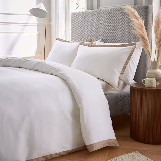 1951 Olenna Luxury 250 Thread Count Cotton Mako Satin Duvet Cover and Pillowcase Set in White or Brown, 200 x 200 cm – 2