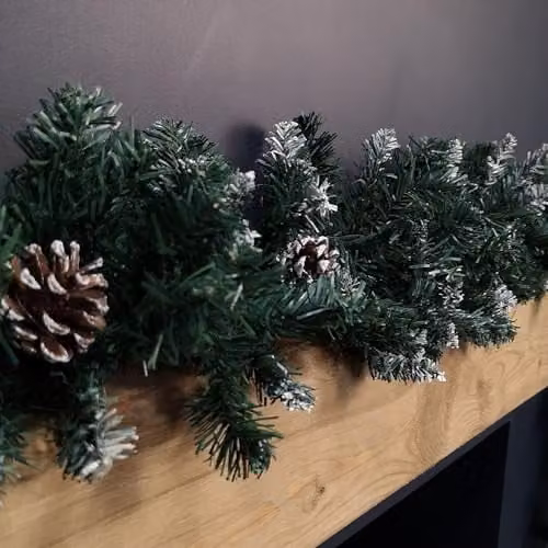 Samuel ALEXANDER 2.7m Snow Tipped Green Christmas Garland with Pine Cones and Mixed Needles – 2