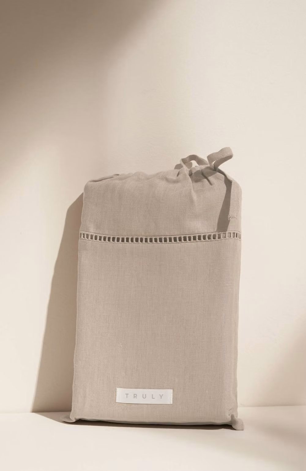Truly Set of 2 Mushroom Ladder Detail Linen Oxford Pillowcases in Light Brown – 2