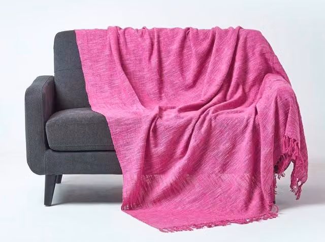 Homescapes Nirvana Moroccan Woven Cotton Throw with Fringes in Pink, W: 255 cm, D: 360 cm