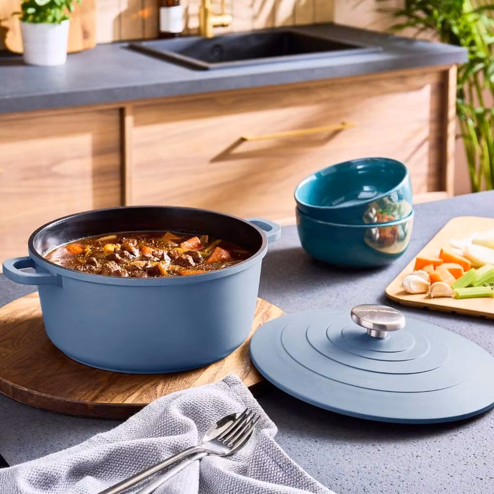 Morphy Richards Blue Cast Aluminium and Ceramic Casserole Dish, 24cm, 4.1L – 2