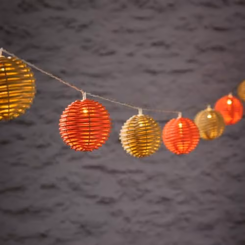Lights4fun Solar Powered Orange and White Rattan Ball LED String Fairy Lights – 2