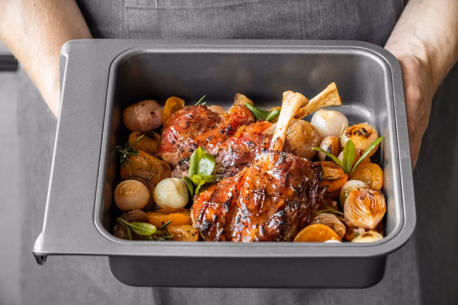 MasterClass Smart Stack Non-Stick Square Carbon Steel Baking Sheet, Grey, W: 28.0 cm, D: 24.5 cm, H: 6.0 cm – 4