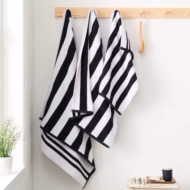 Bianca Reversible Stripe Cotton Jacquard Hand Towel in Black W/D/H: 50 x 90 cm