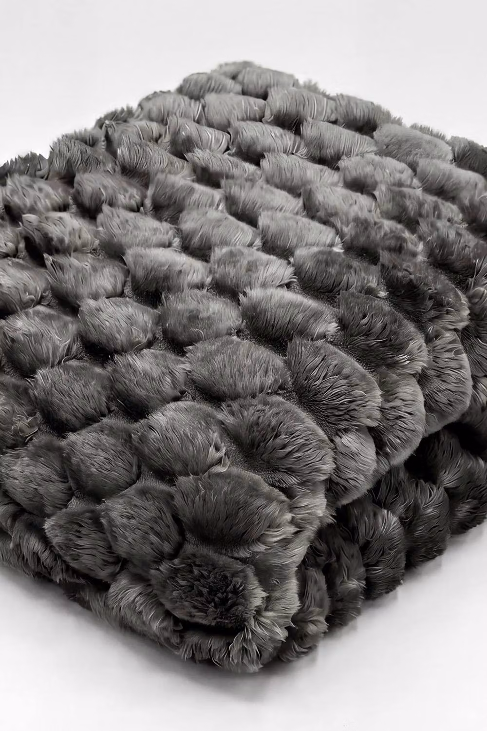 Deyongs Rosewick Sculptured Supersoft Fleece Throw in Grey, W: 130 cm, L: 170 cm – 2