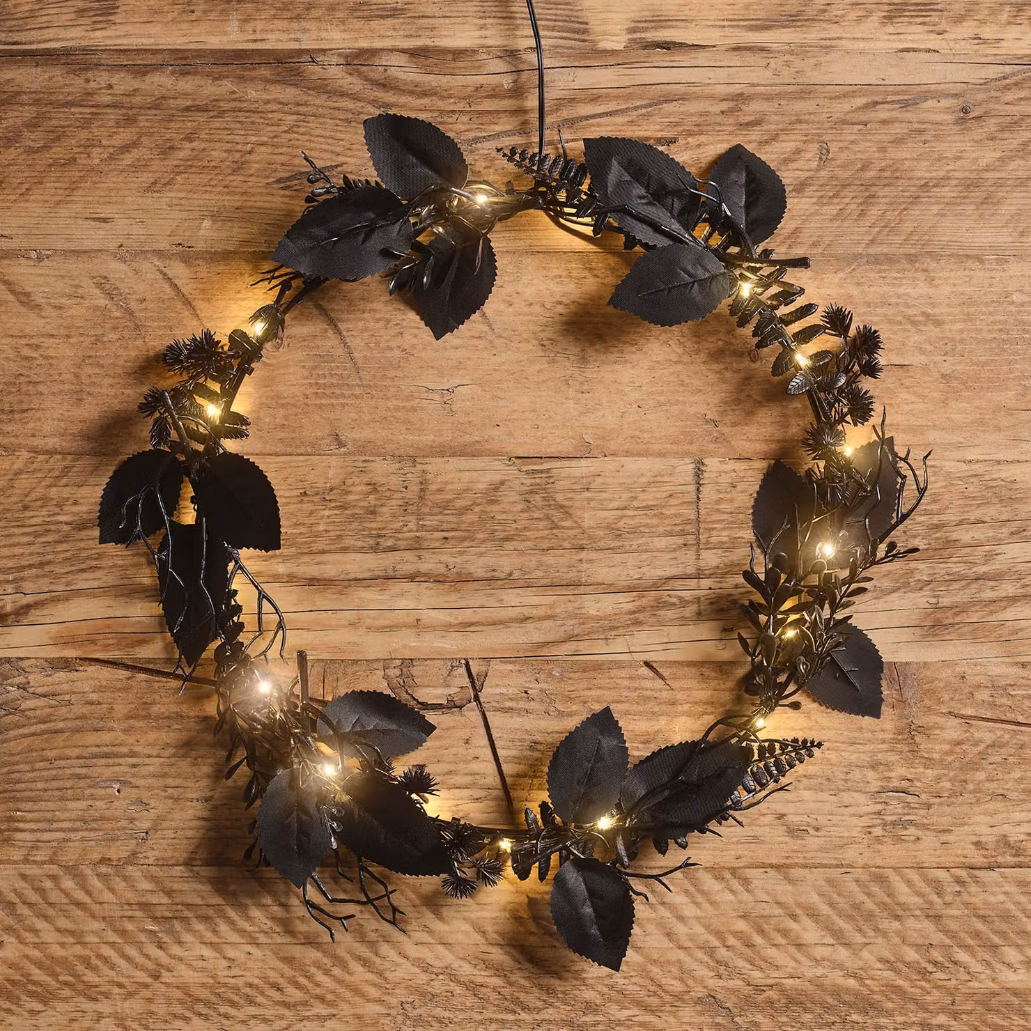 Lights4fun Pre Lit Halloween Foliage Wreath in Black, Silver and White, Diameter: 30 cm