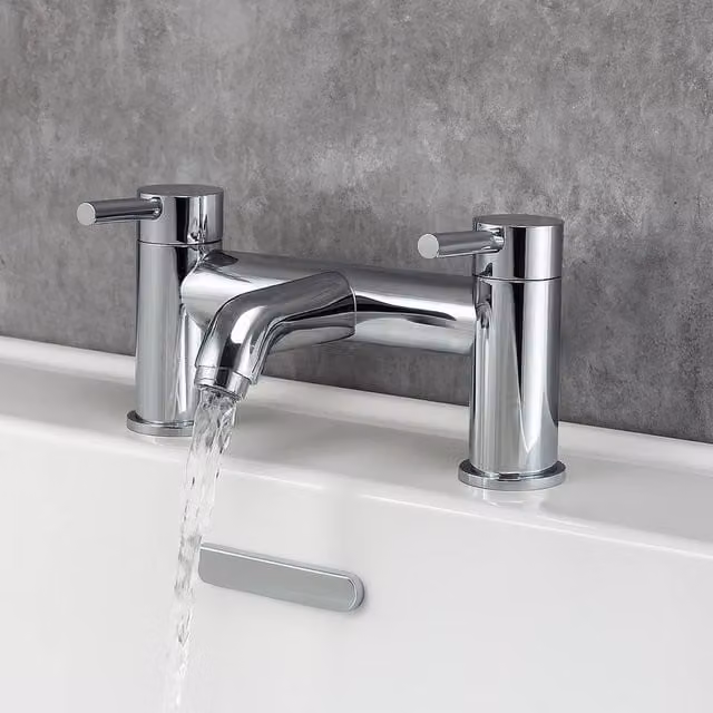 Bathroom Kingdom Chepstow Chrome Bath Filler Tap in Silver